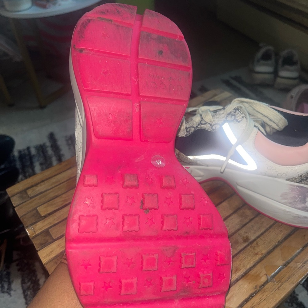Gucci women’s sneakers - Picture 3 of 10